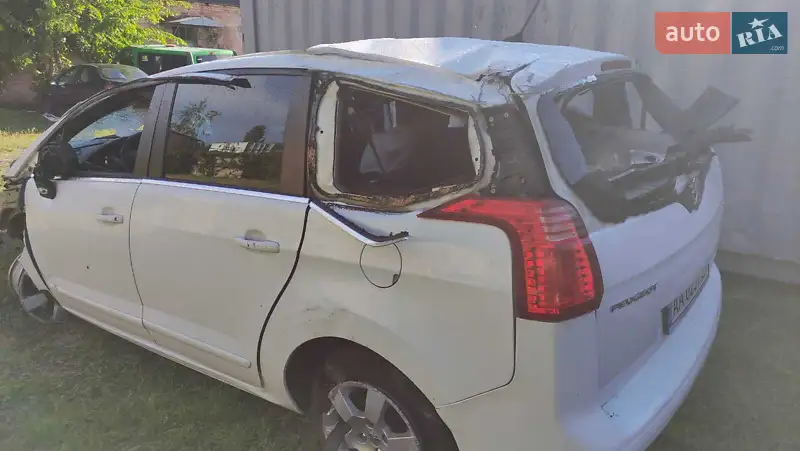Peugeot 5008 2013