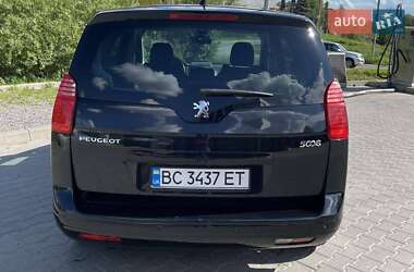 Peugeot 5008  2012