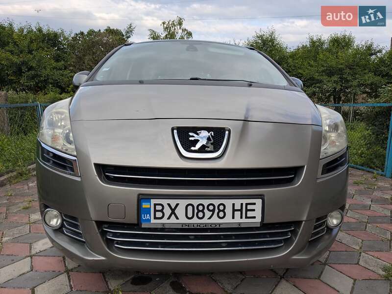 Мікровен Peugeot 5008