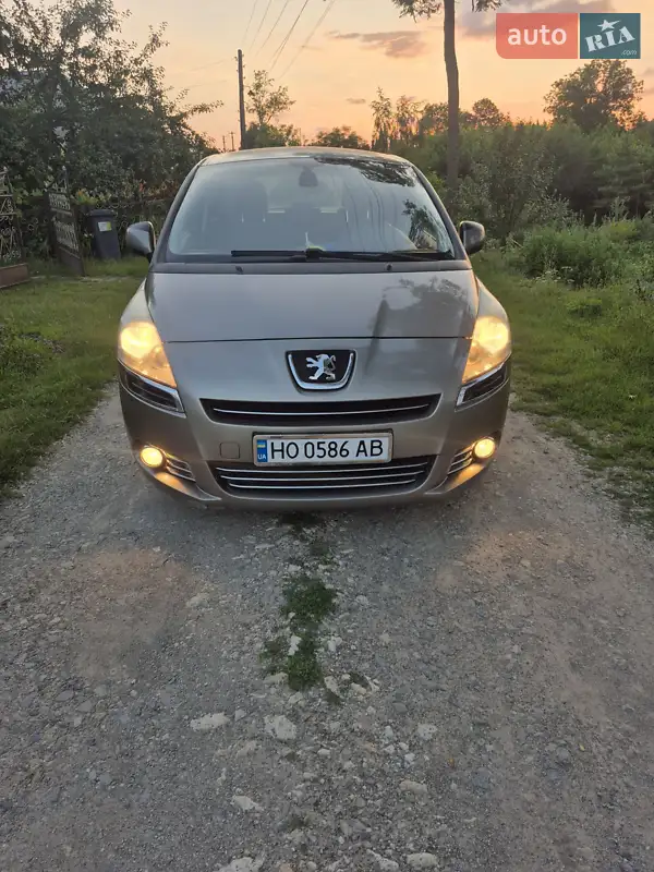 Peugeot 5008