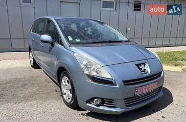 Peugeot 5008  2010