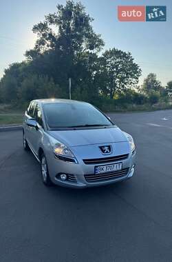 Peugeot 5008  2010