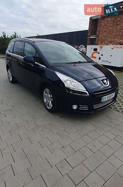 Peugeot 5008  2011