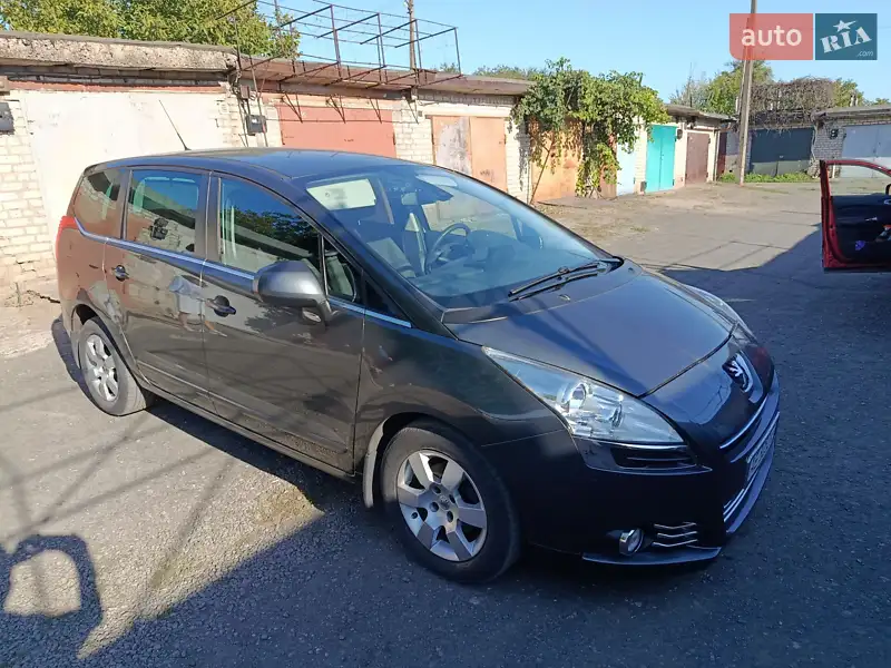 Peugeot 5008