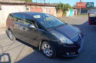 Peugeot 5008 2013