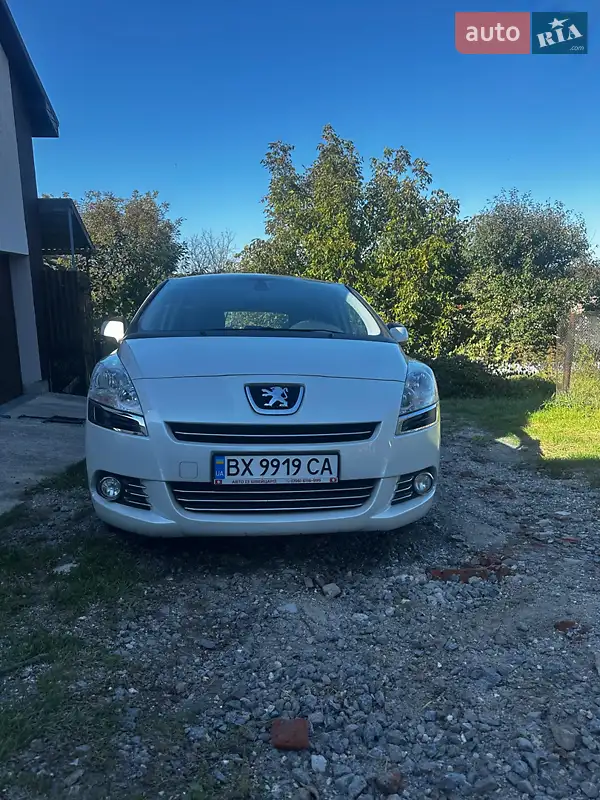 Peugeot 5008 2012