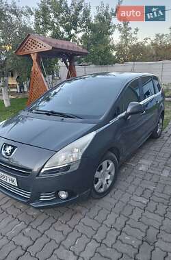 Peugeot 5008  2010