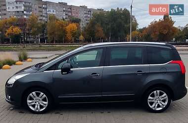 Peugeot 5008  2011