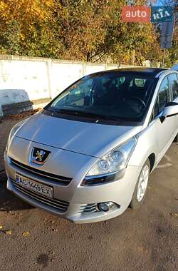 Peugeot 5008  2010