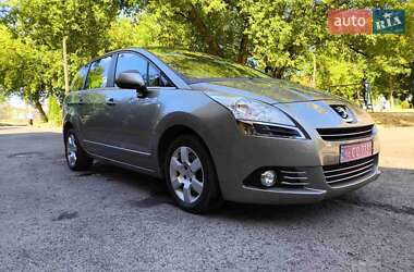 Peugeot 5008  2012