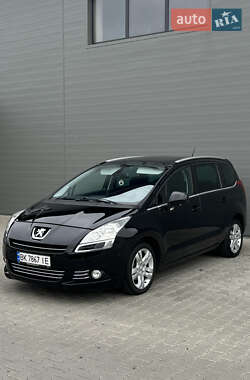 Peugeot 5008 2011