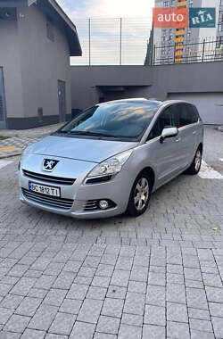 Peugeot 5008  2011