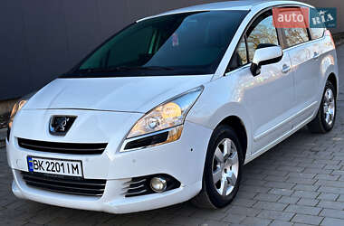 Peugeot 5008 2011
