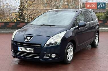 Peugeot 5008  2011