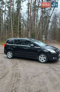 Peugeot 5008 2011