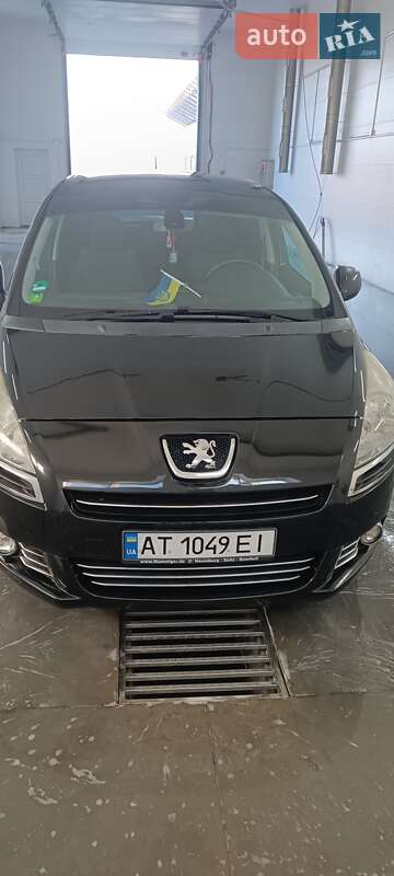 Микровэн Peugeot 5008