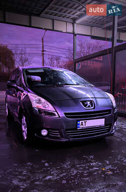 Peugeot 5008  2011