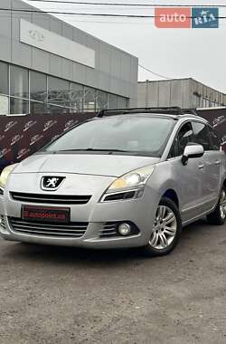 Peugeot 5008  2012