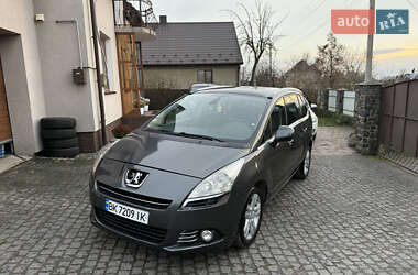 Peugeot 5008  2013