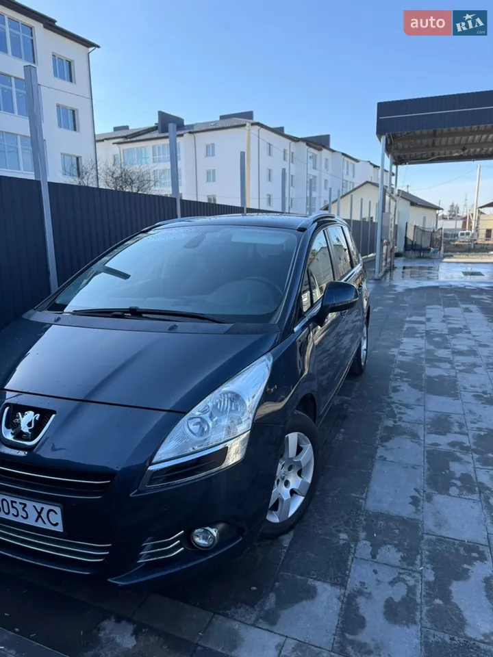 2013 Peugeot 5008 - фото 1