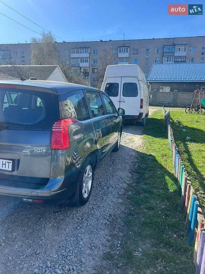 2010 Peugeot 5008 - фото 1
