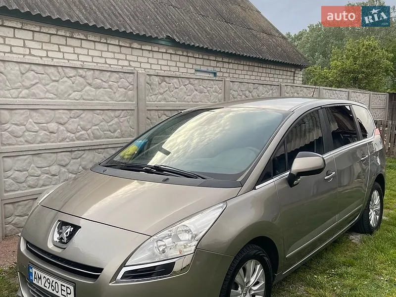 Peugeot 5008 2012