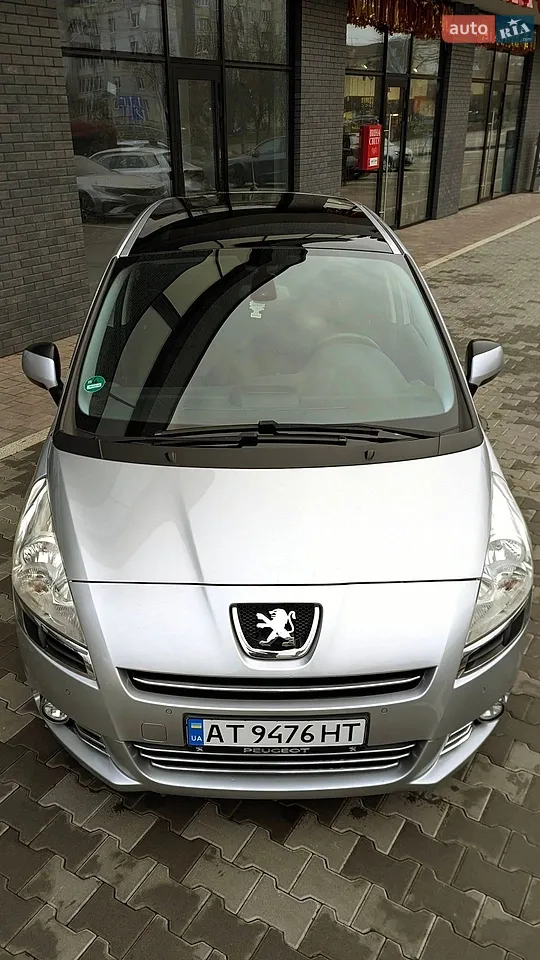 2011 Peugeot 5008 - фото 1