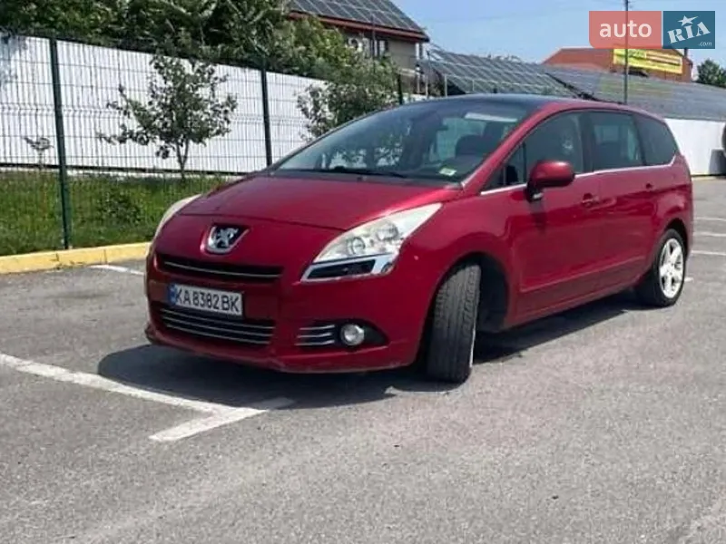 Peugeot 5008 2011