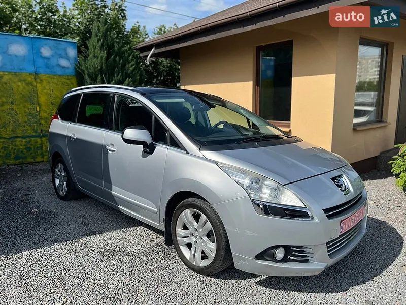 Peugeot 5008 2011
