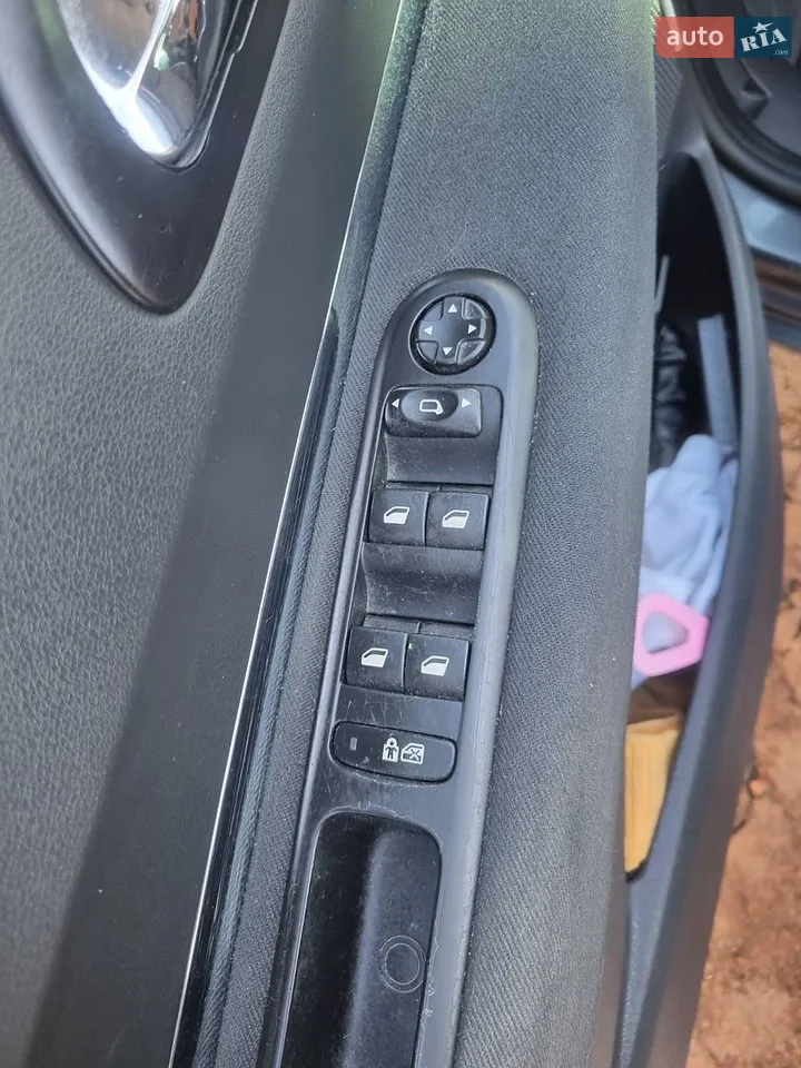 2012 Peugeot 5008 - мініатюра 5