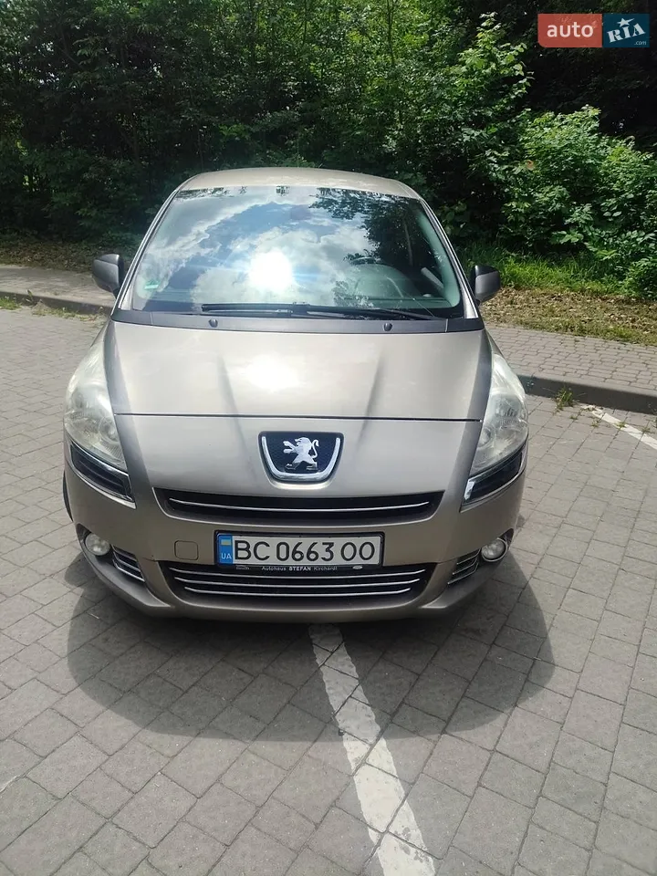 2010 Peugeot 5008 - фото 1
