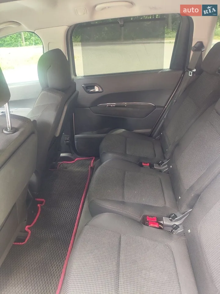 2010 Peugeot 5008 - мініатюра 5