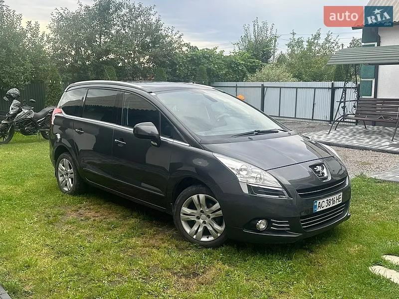 Peugeot 5008 2011