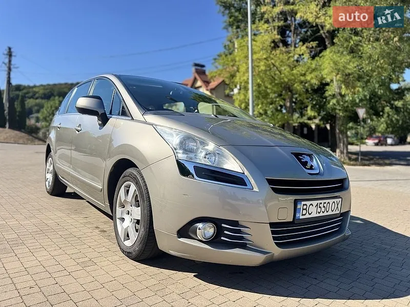 Peugeot 5008 2011