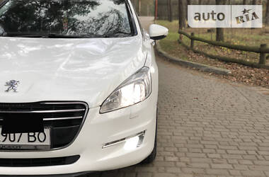 Peugeot 508 SW 2012