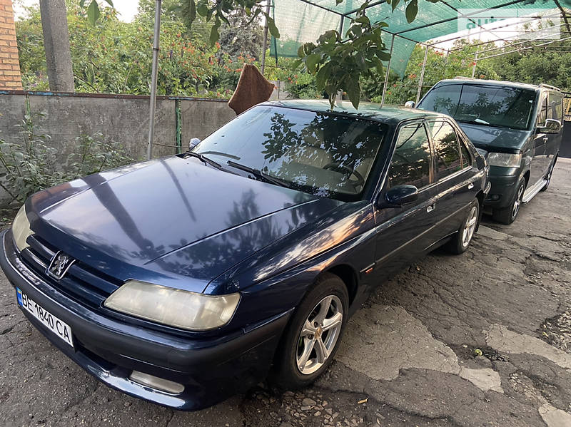 Легкові Peugeot 605