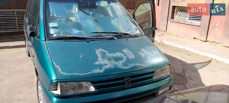 Peugeot 806