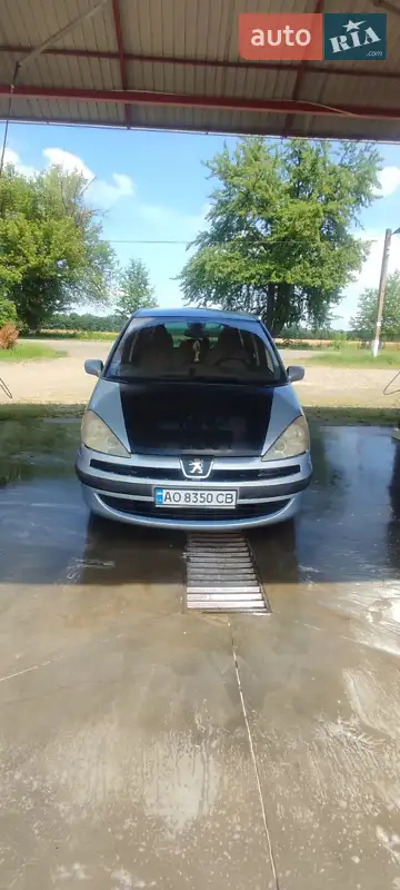 Peugeot 807