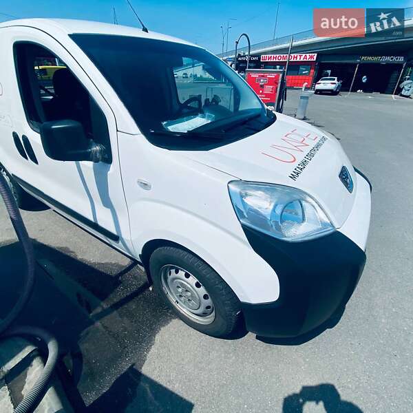 Вантажний фургон Peugeot Bipper