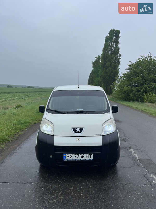 Вантажівки Peugeot Bipper
