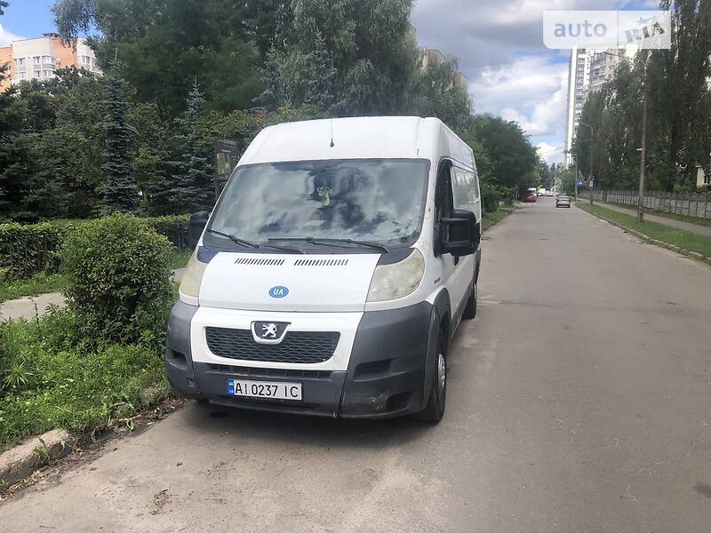 Грузовой фургон Peugeot Boxer