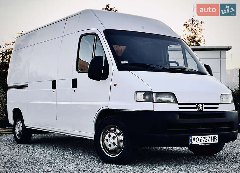 Вантажний фургон Peugeot Boxer