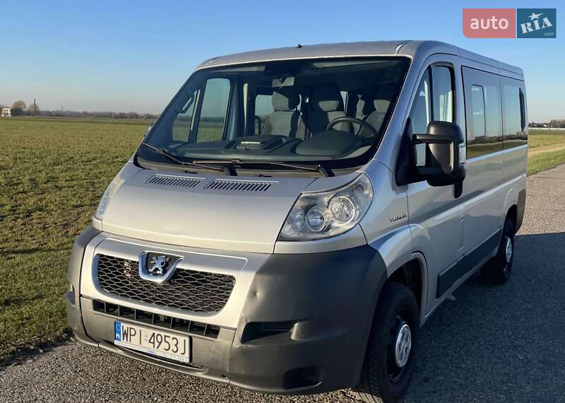 Мінівен Peugeot Boxer