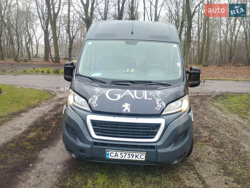 Грузовой фургон Peugeot Boxer