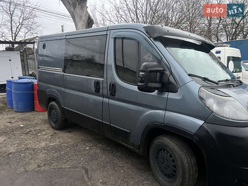Мінівен Peugeot Boxer