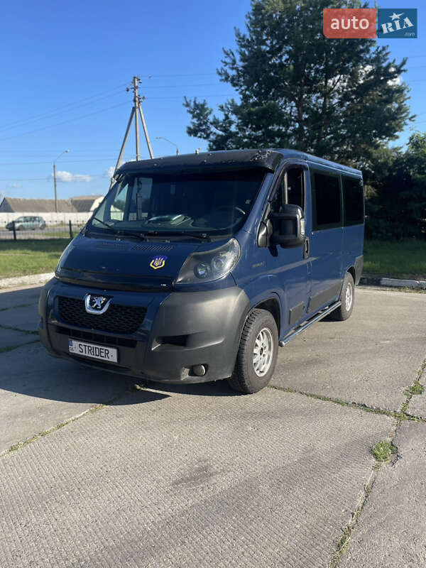 Мінівен Peugeot Boxer