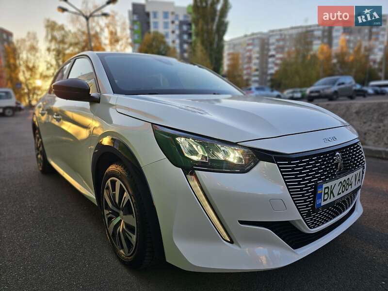 Легковые Peugeot e-208