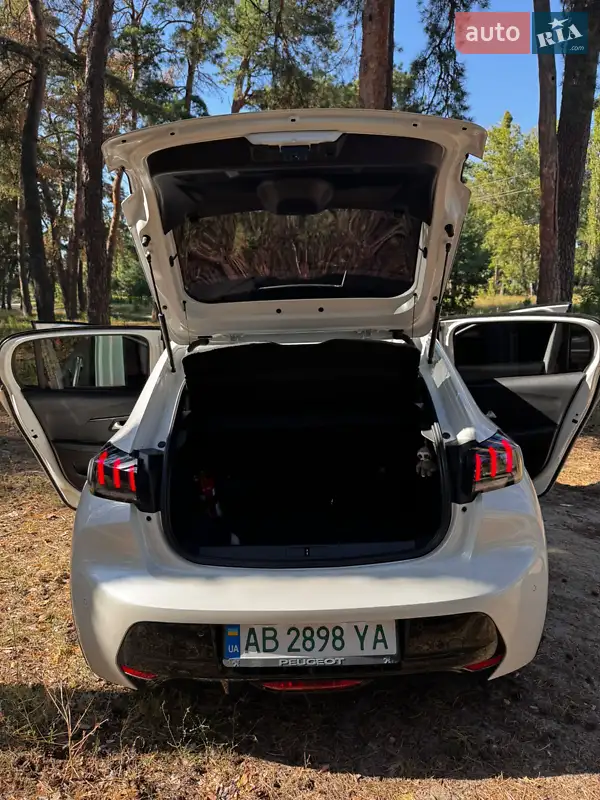 Peugeot e-208 2020