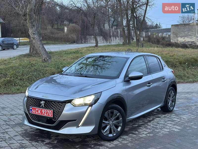 Хэтчбек Peugeot e-208
