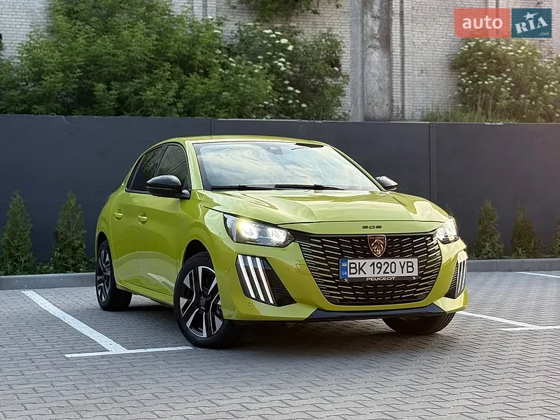 Peugeot e-208